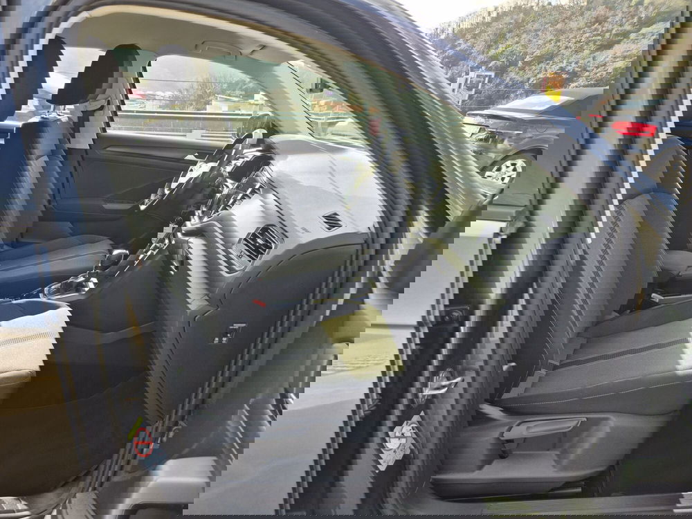 Volkswagen T-Roc usata  (9)