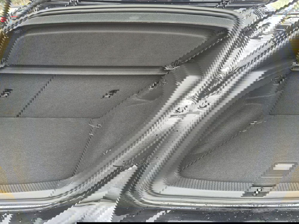 Volkswagen T-Cross usata  (11)