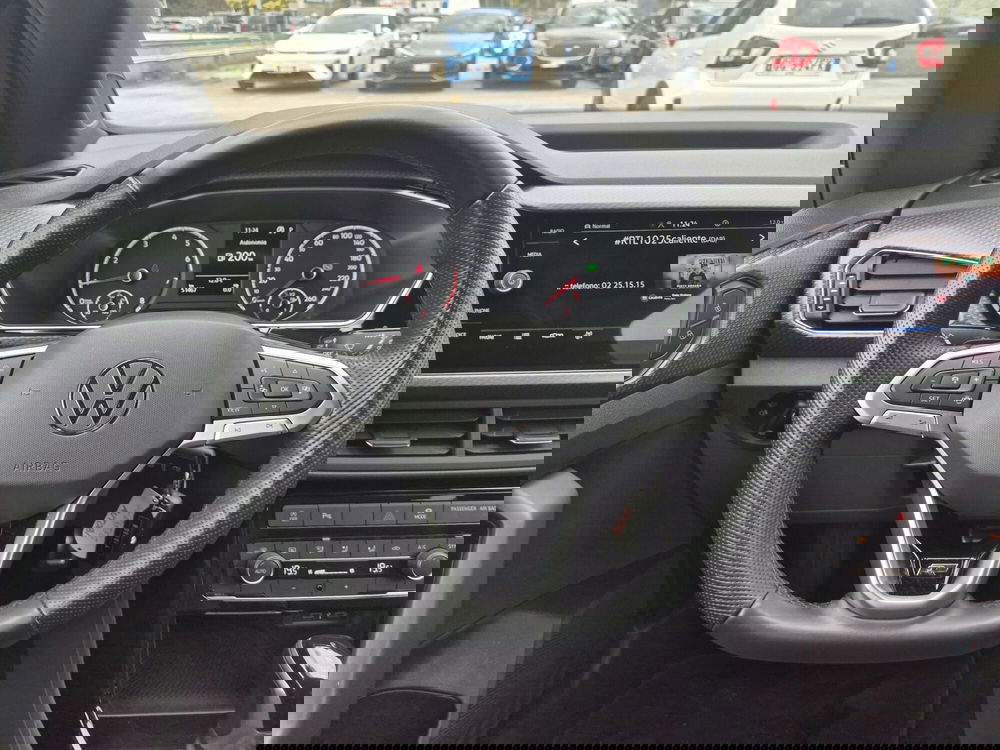 Volkswagen T-Cross usata  (16)