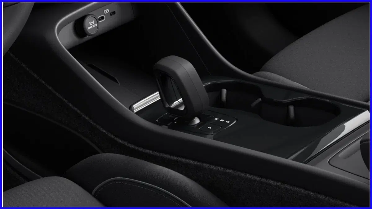 Volvo XC40 nuova a Milano (13)