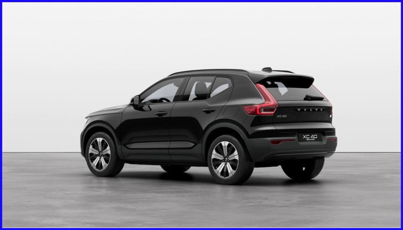 Volvo XC40 nuova a Milano (5)