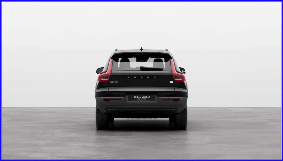 Volvo XC40 nuova a Milano (6)