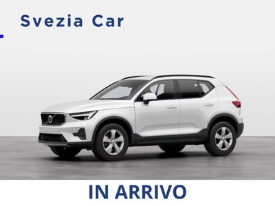 Volvo XC40 B3 automatico Essential nuova a Milano