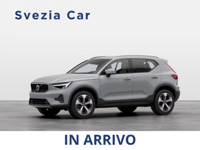 Volvo XC40 B3 automatico Core nuova a Milano