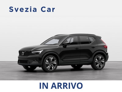 Volvo XC40 B3 automatico Plus Dark nuova a Milano
