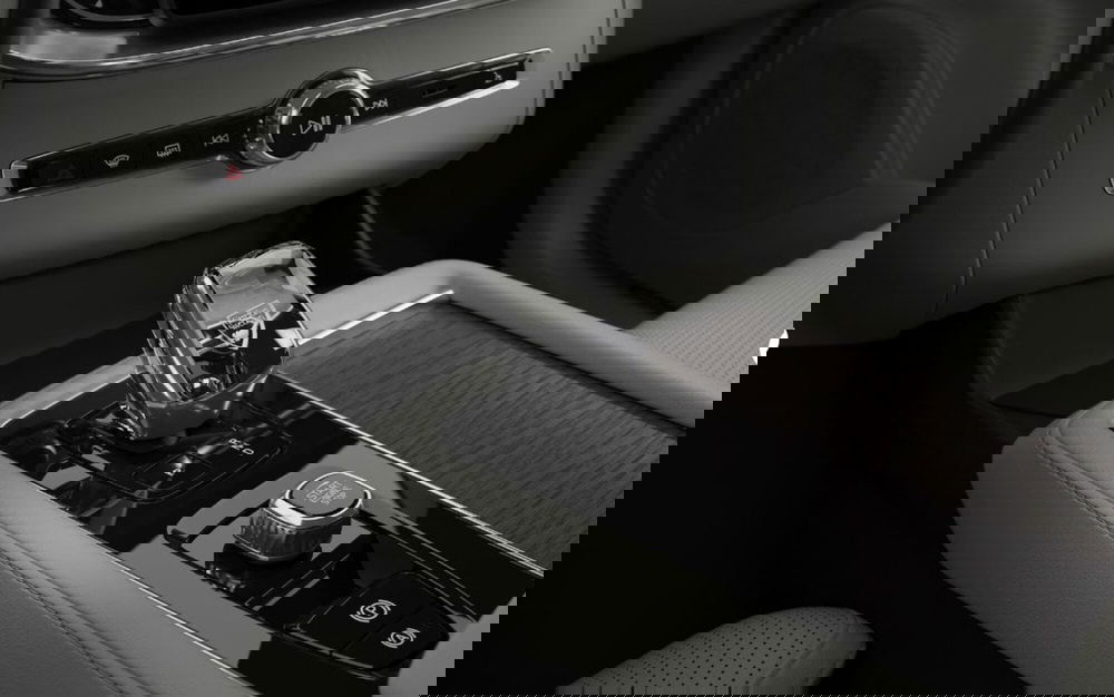 Volvo XC90 nuova a Milano (13)