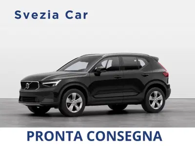 Volvo XC40 B3 automatico Core nuova a Milano