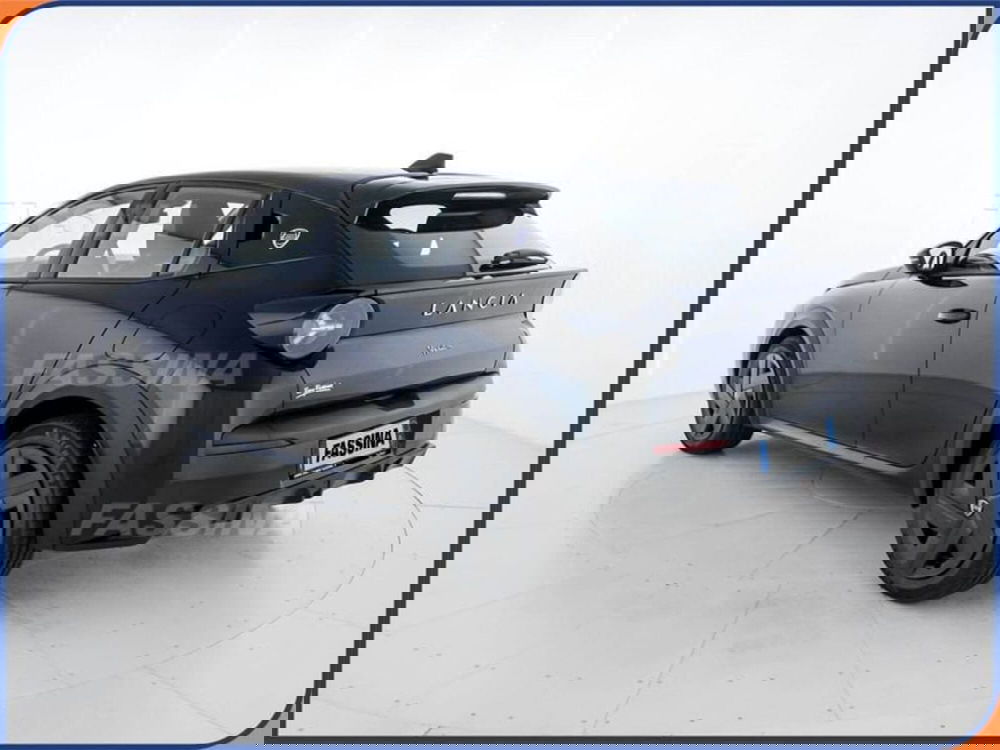 Lancia Ypsilon nuova a Milano (4)