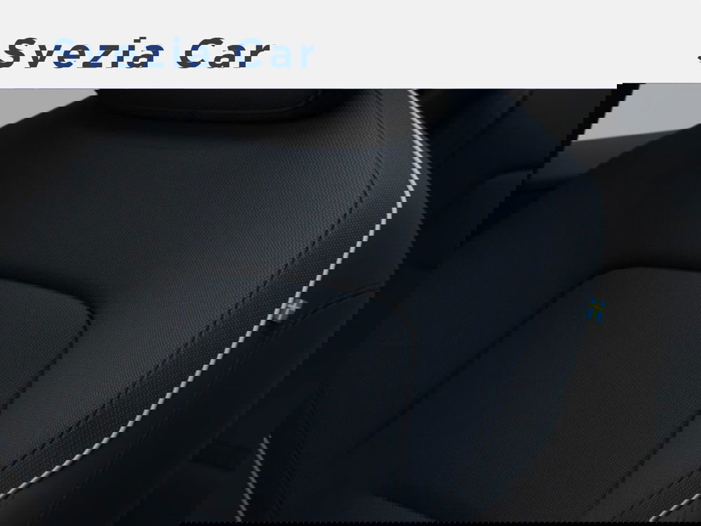 Volvo EX30 Cross Country nuova a Milano (9)