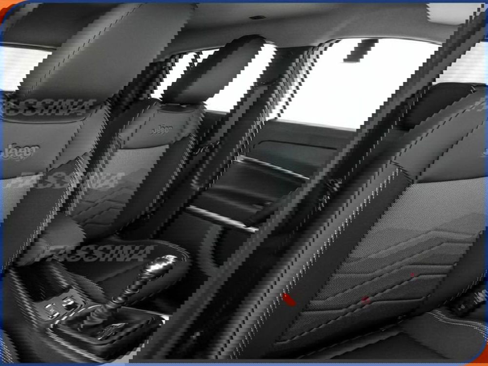 Jeep Avenger nuova a Milano (12)