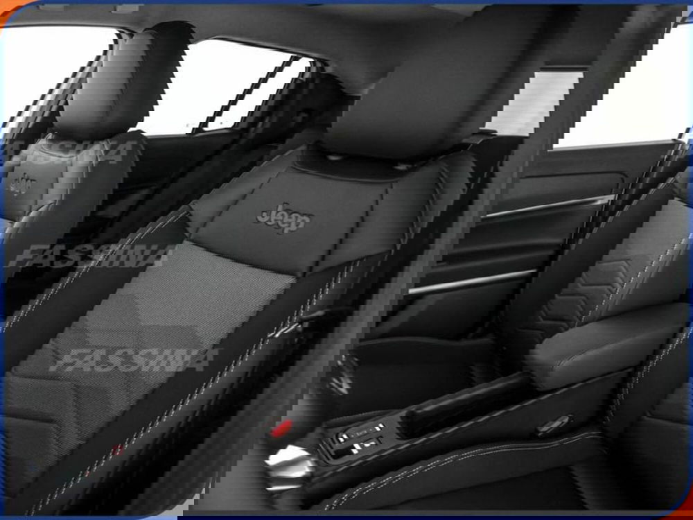 Jeep Avenger nuova a Milano (7)