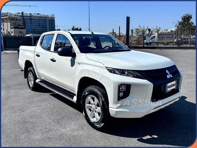 Mitsubishi L200 2.3 D Double Cab 4x4 Easy Select Invite Connect del 2022 usata a Milano