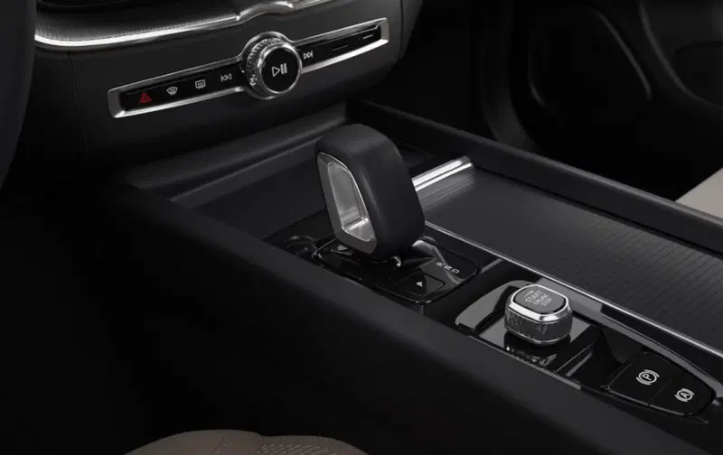 Volvo XC60 nuova a Milano (12)
