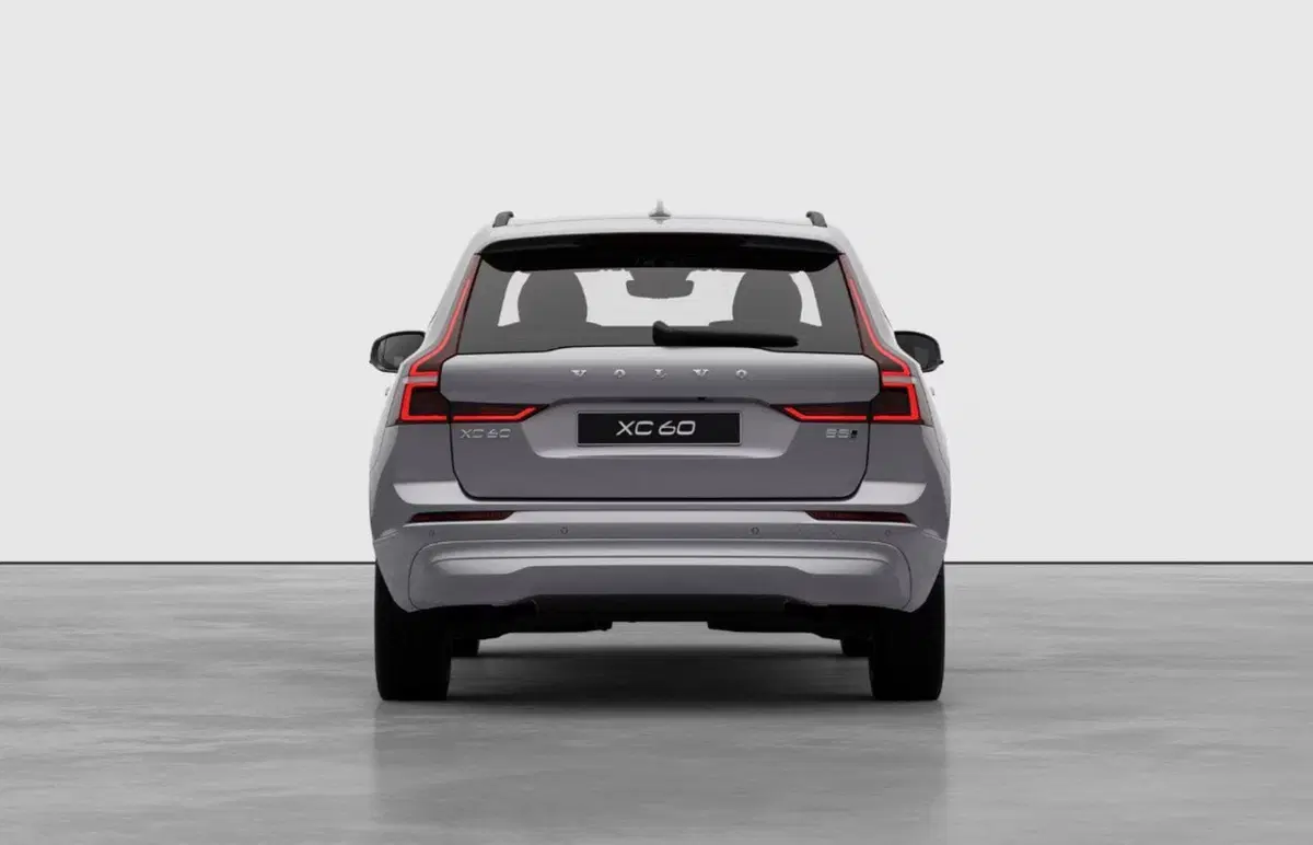 Volvo XC60 nuova a Milano (4)