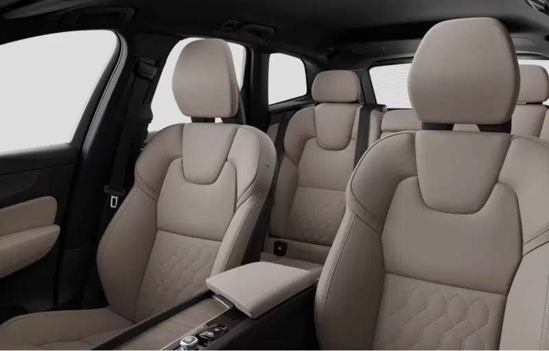 Volvo XC60 nuova a Milano (11)