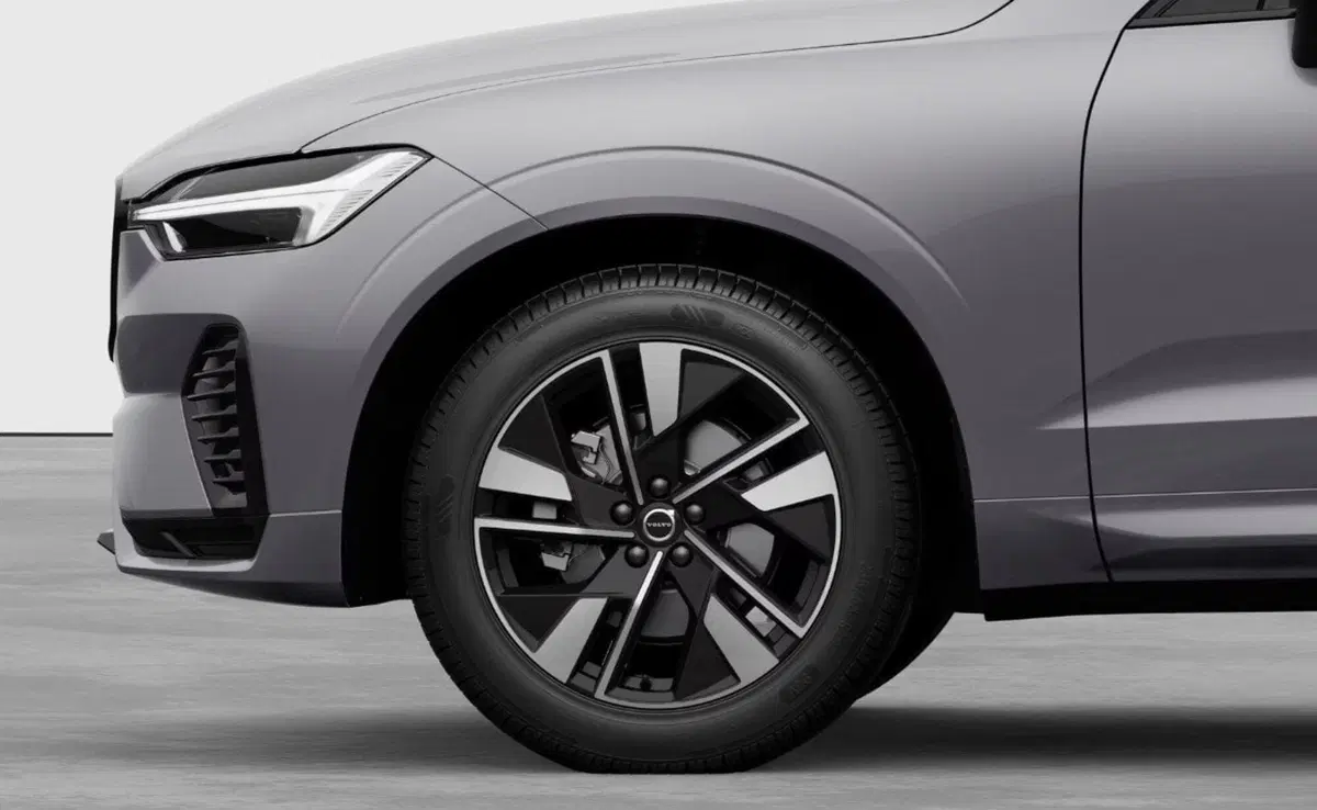 Volvo XC60 nuova a Milano (7)