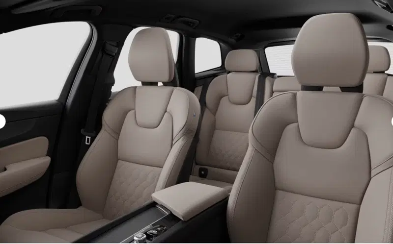 Volvo XC60 nuova a Milano (9)