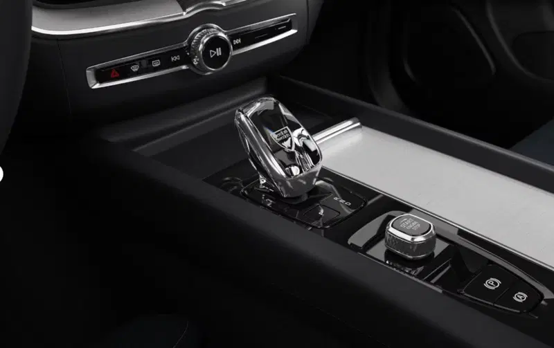 Volvo XC60 nuova a Milano (12)