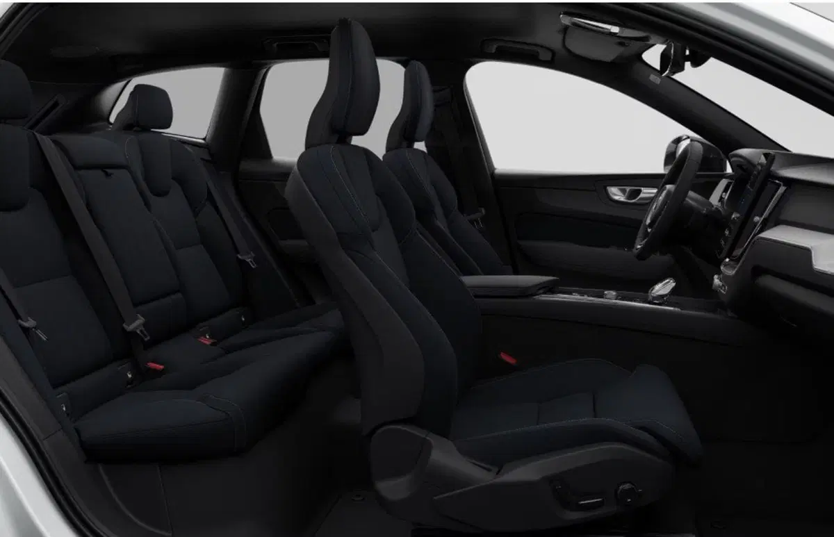 Volvo XC60 nuova a Milano (13)