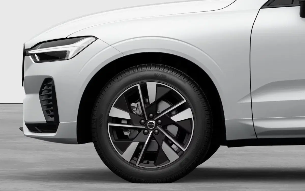 Volvo XC60 nuova a Milano (7)
