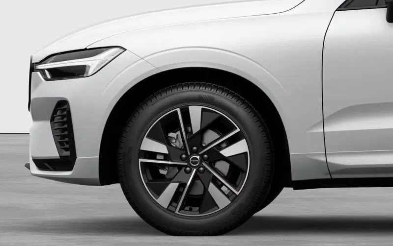 Volvo XC60 nuova a Milano (7)