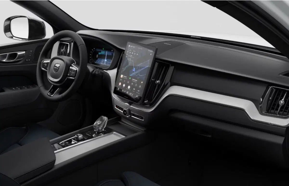 Volvo XC60 nuova a Milano (8)