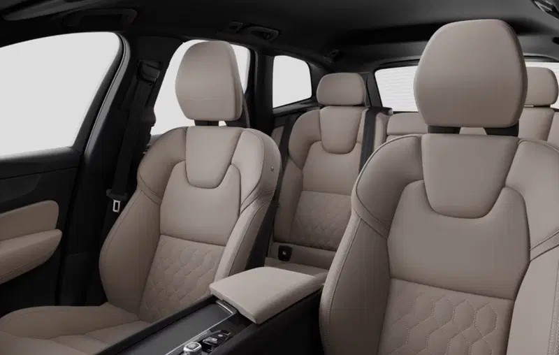 Volvo XC60 nuova a Milano (10)