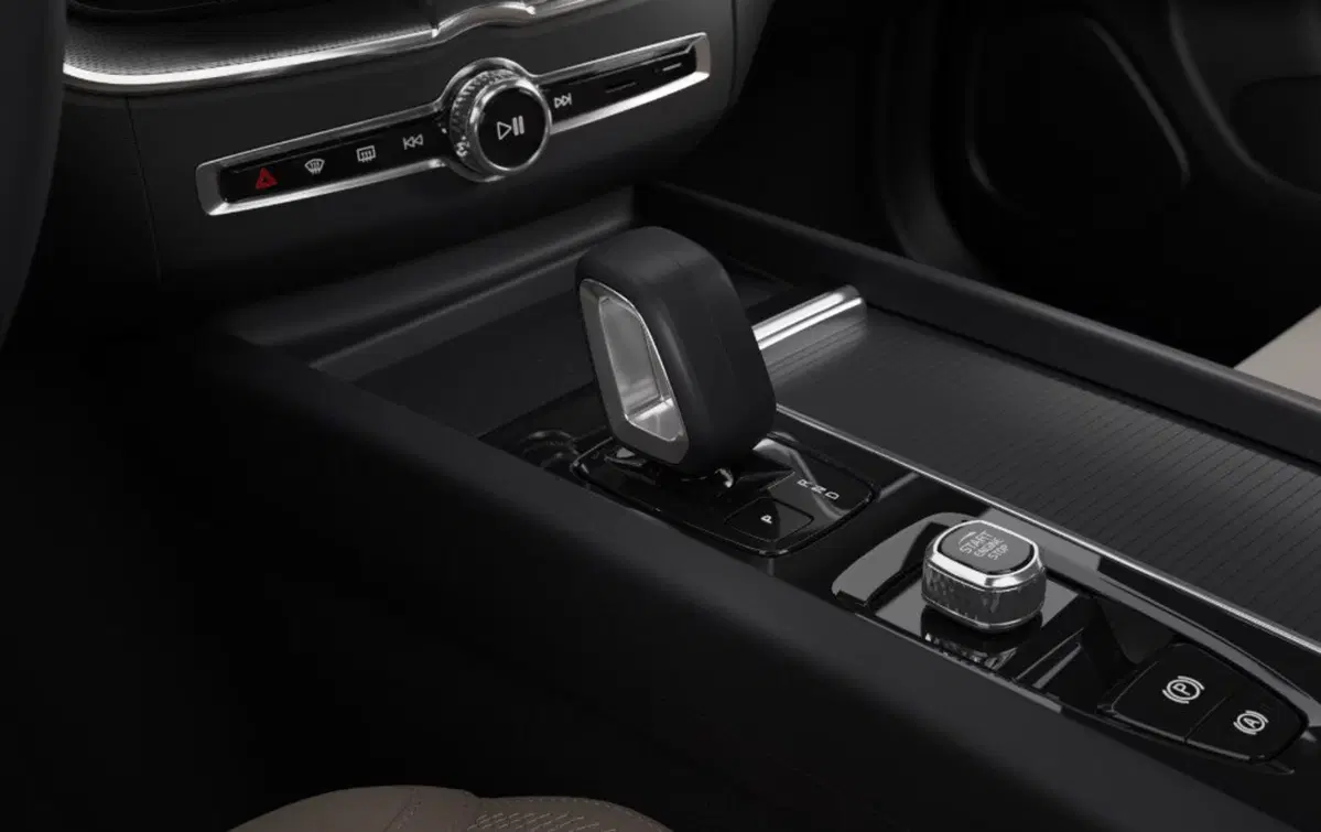Volvo XC60 nuova a Milano (14)