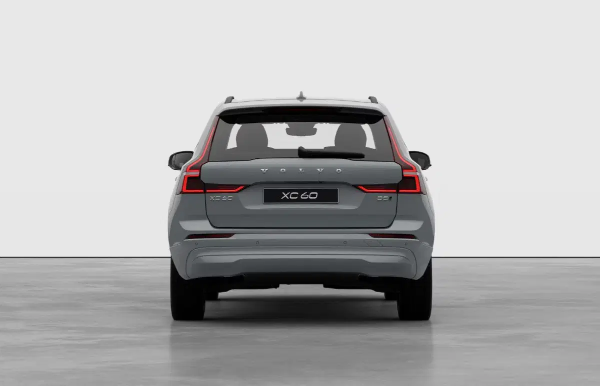 Volvo XC60 nuova a Milano (4)