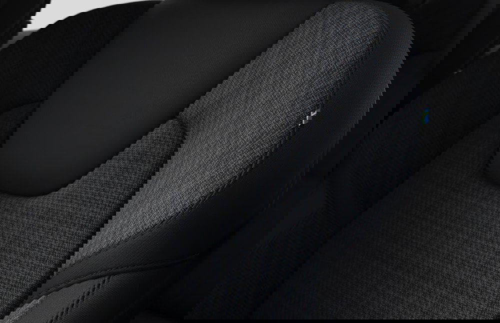 Volvo XC60 nuova a Milano (8)