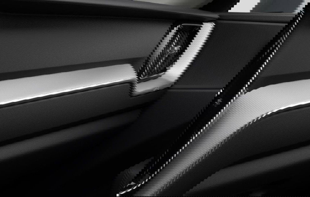 Volvo XC60 nuova a Milano (9)