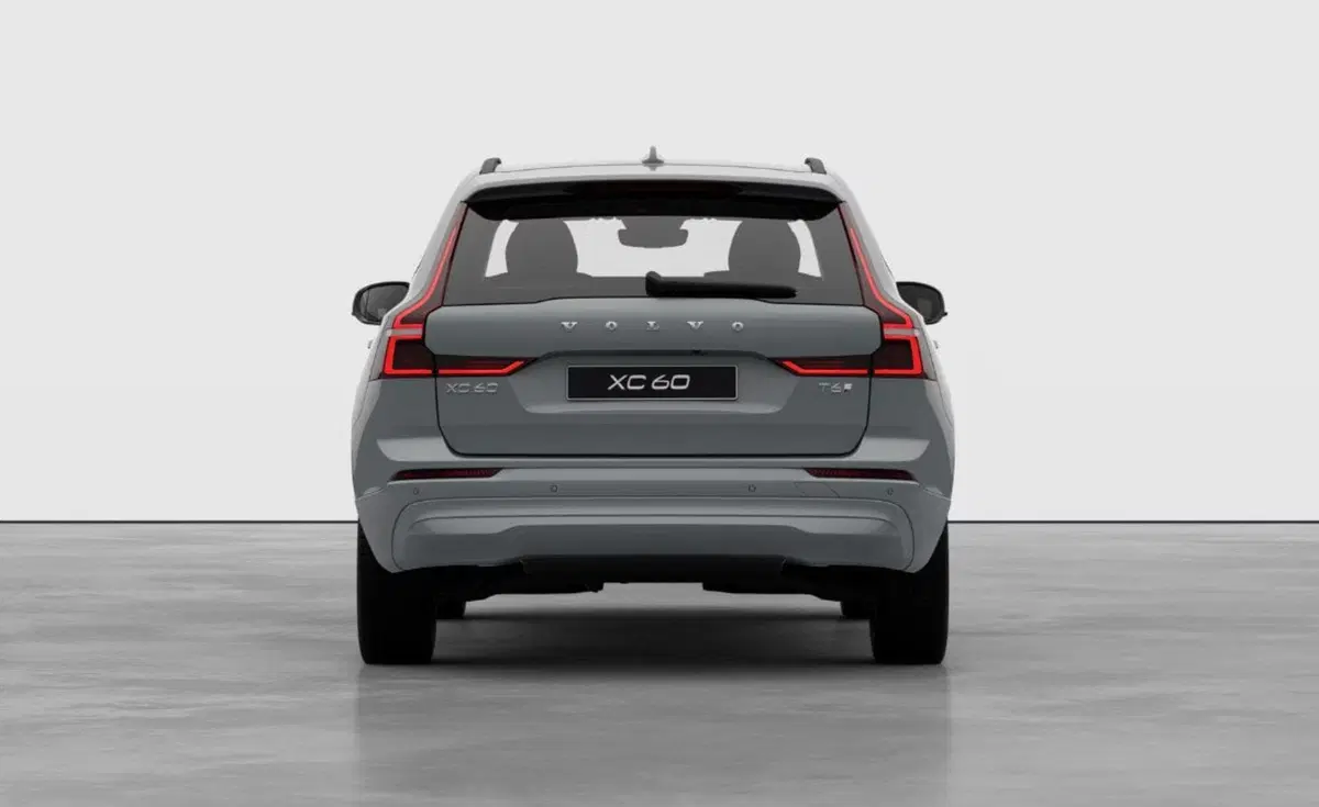 Volvo XC60 nuova a Milano (4)