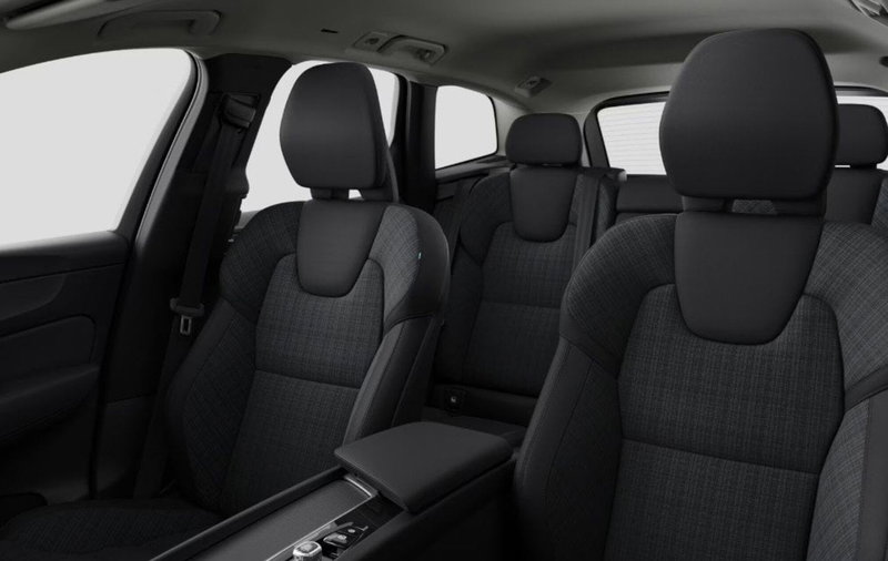 Volvo XC60 nuova a Milano (10)