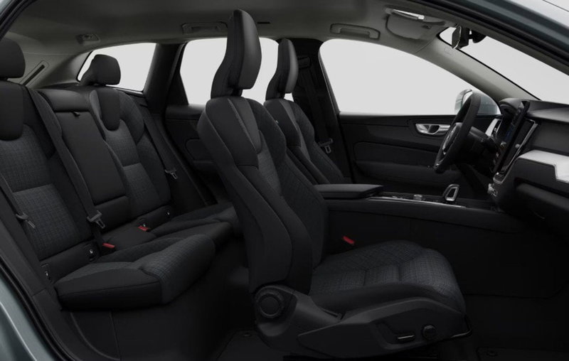 Volvo XC60 nuova a Milano (15)