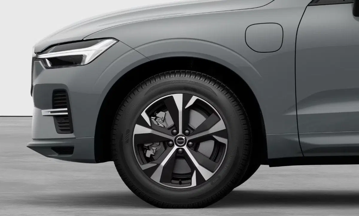 Volvo XC60 nuova a Milano (6)