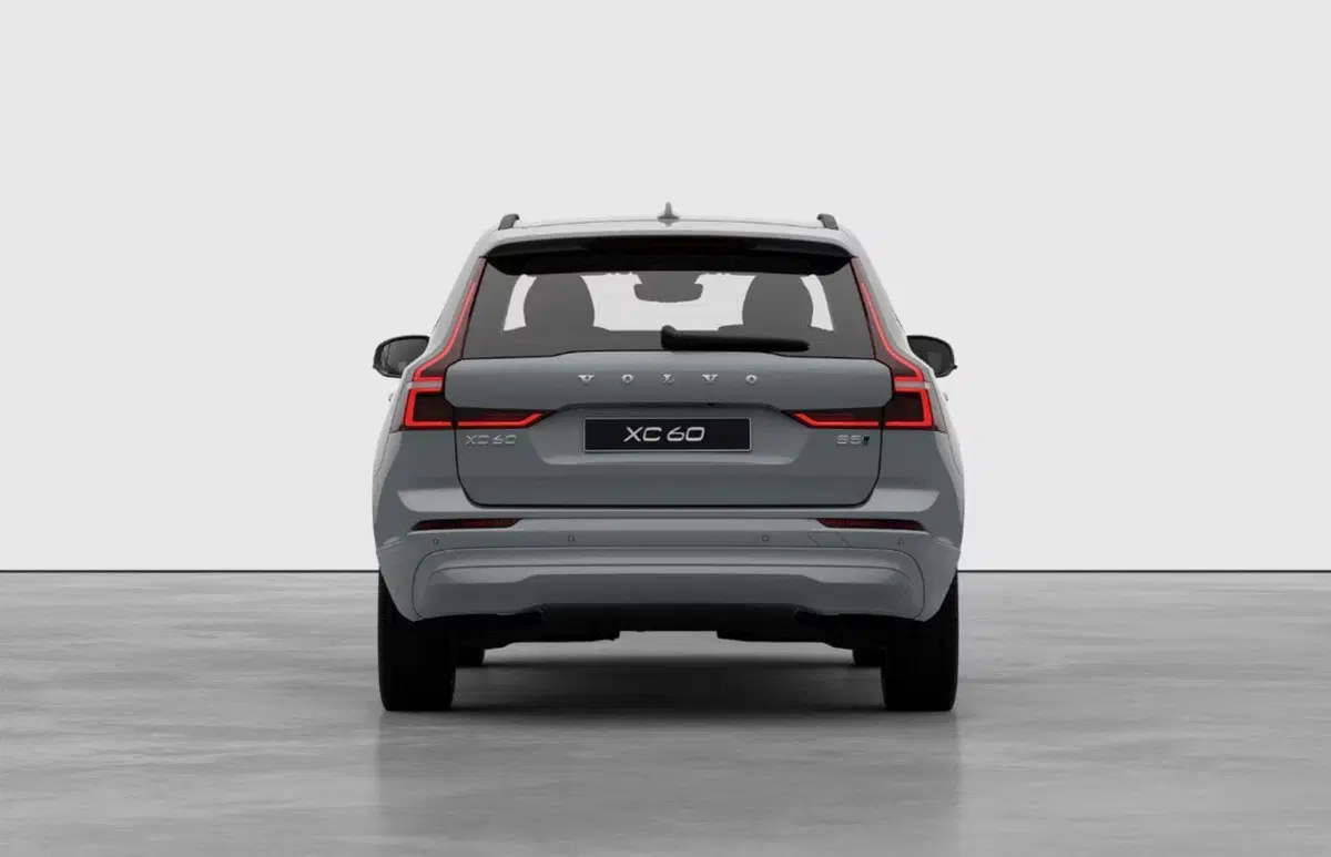 Volvo XC60 nuova a Milano (4)