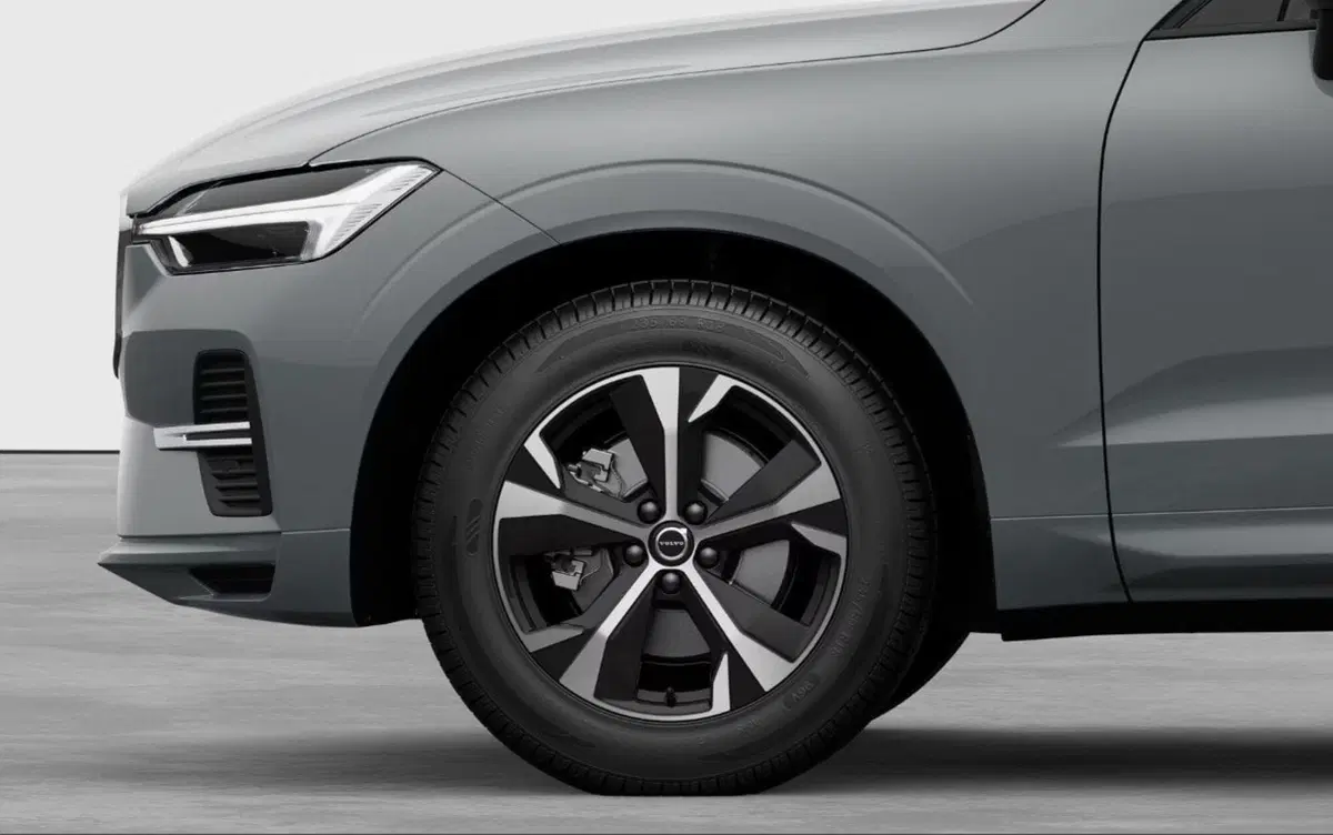 Volvo XC60 nuova a Milano (7)