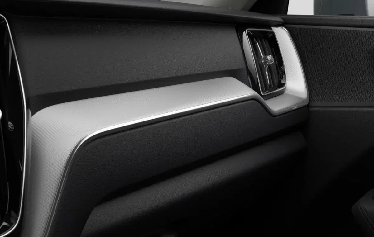 Volvo XC60 nuova a Milano (11)