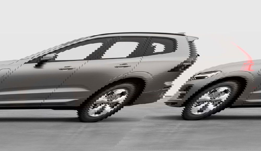 Volvo XC60 nuova a Milano (2)