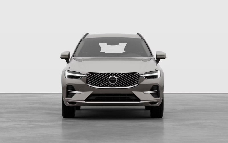 Volvo XC60 nuova a Milano (5)