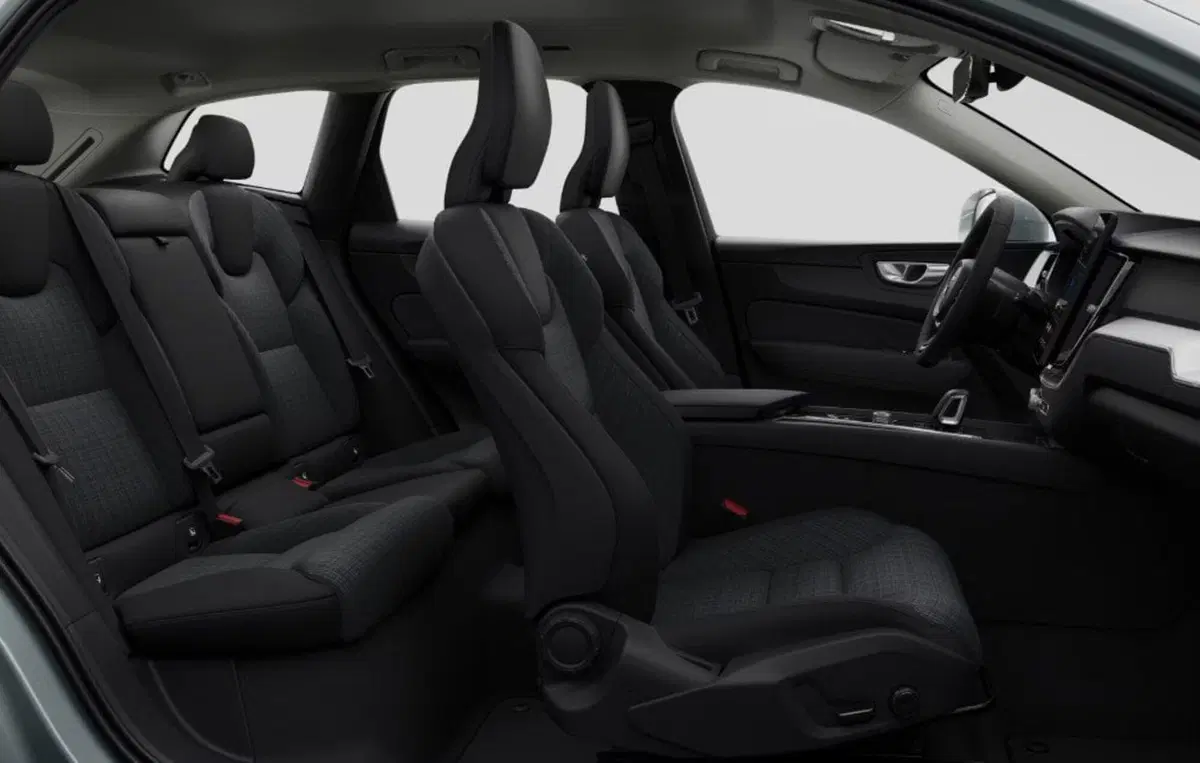 Volvo XC60 nuova a Milano (15)
