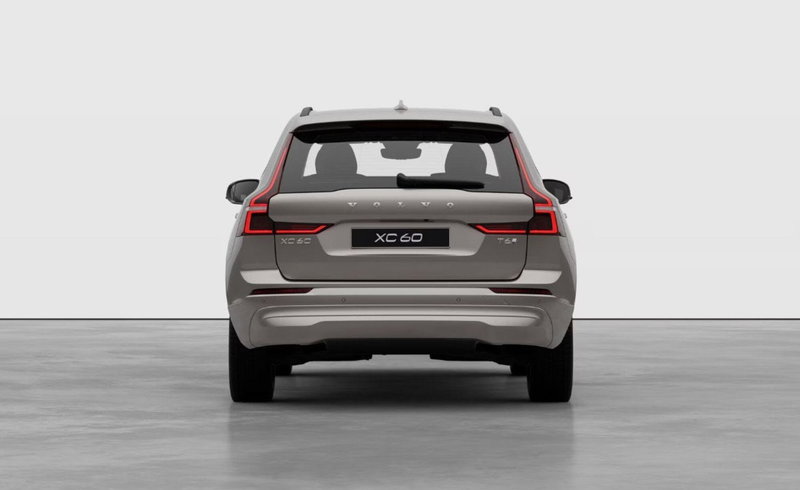 Volvo XC60 nuova a Milano (6)