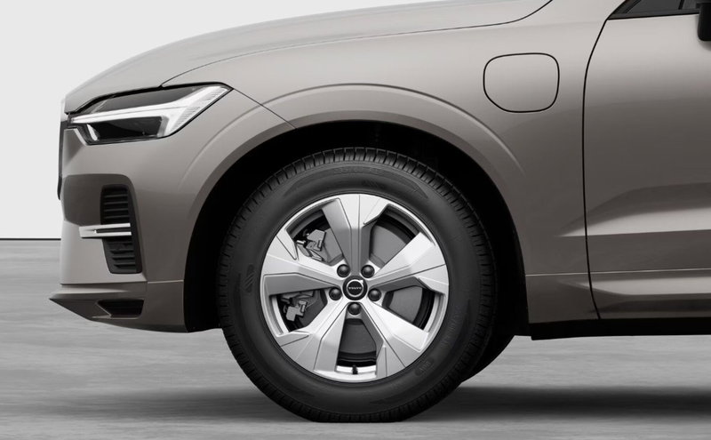 Volvo XC60 nuova a Milano (7)