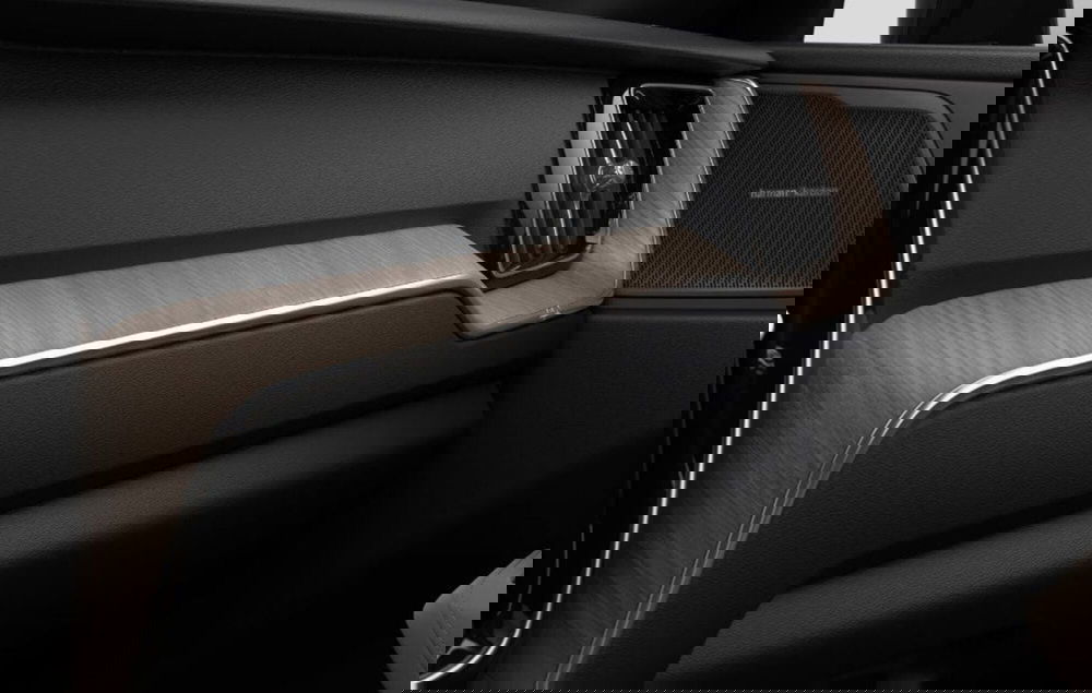 Volvo XC60 nuova a Milano (11)