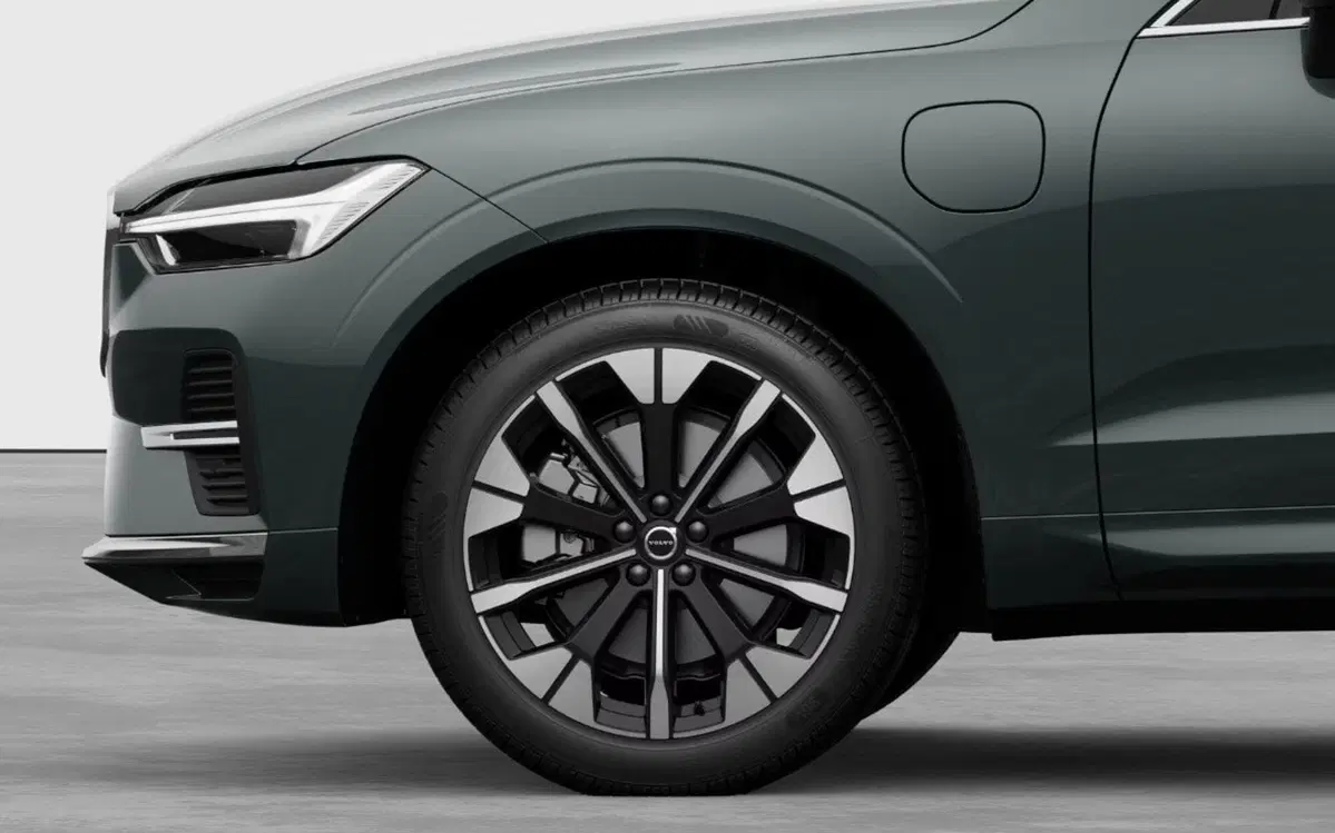 Volvo XC60 nuova a Milano (7)