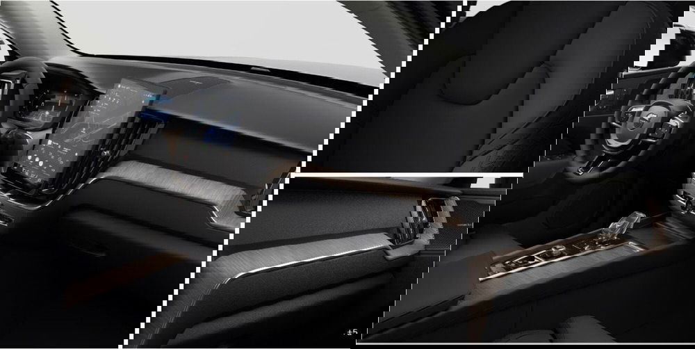 Volvo XC60 nuova a Milano (8)