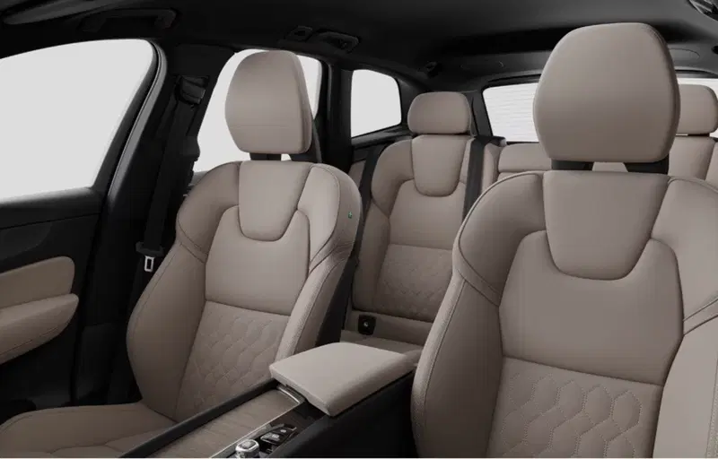 Volvo XC60 nuova a Milano (12)