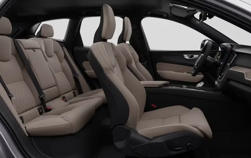 Volvo XC60 nuova a Milano (15)