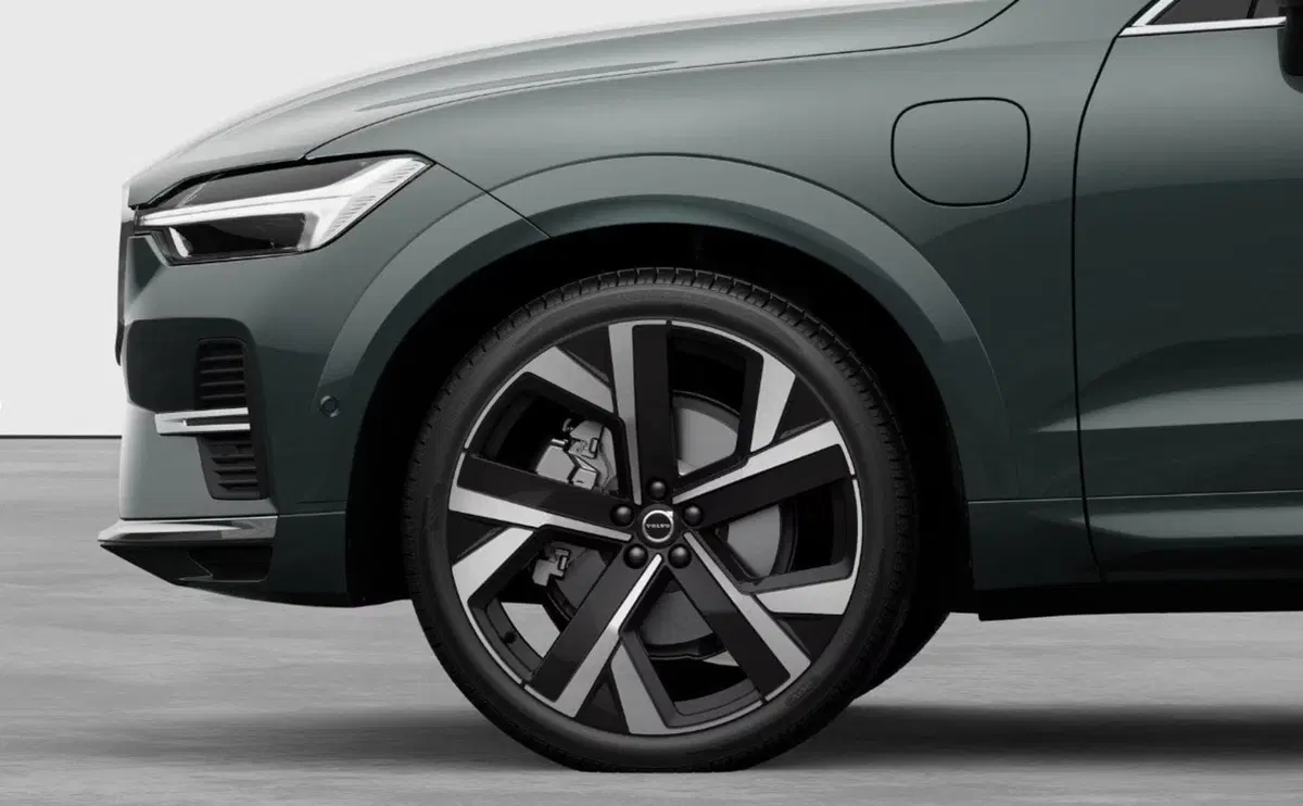 Volvo XC60 nuova a Milano (7)