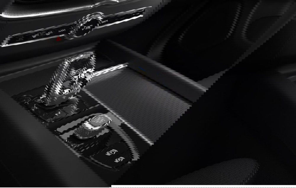 Volvo XC60 nuova a Milano (13)